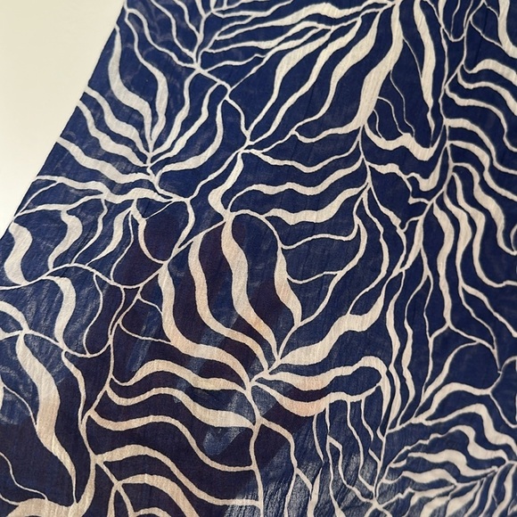 Joie Stow Printed Blouse Cobalt Blue White Cotton Lightweight size small - Picture 8 of 11